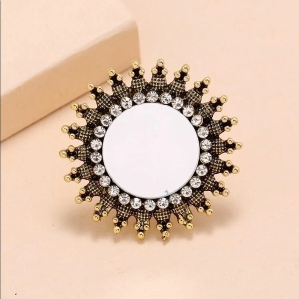 π Round mirror πͺ statement ring - Picture 3 of 5